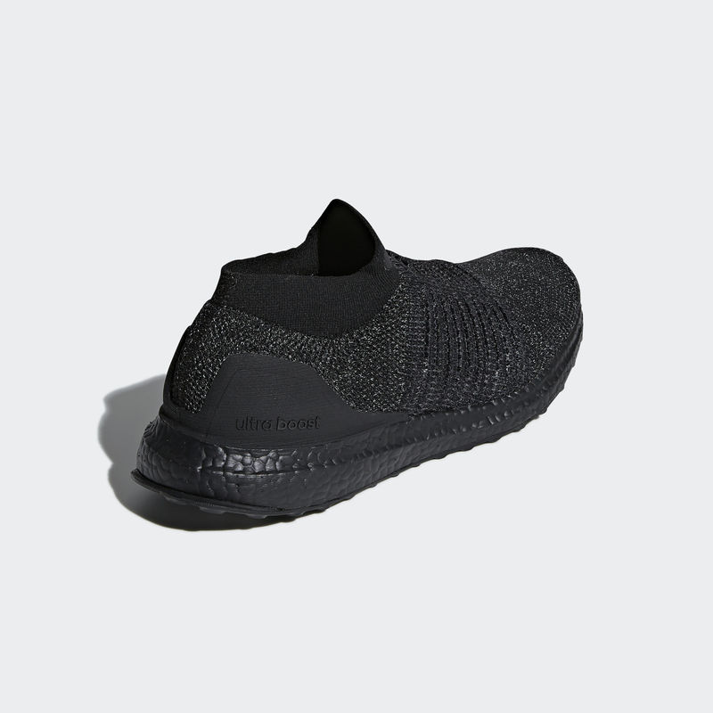 Ultra boost 2024 triple black laceless